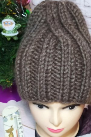 Работа Вязаная полушерстяная шапка
