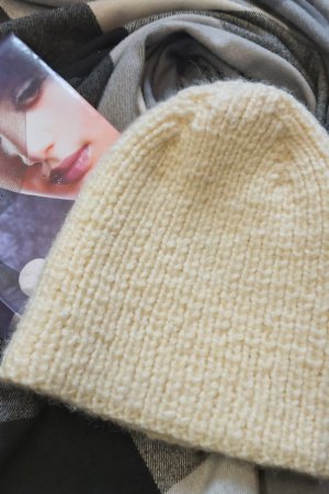 Робота Шапка біні з завищеною макушкою