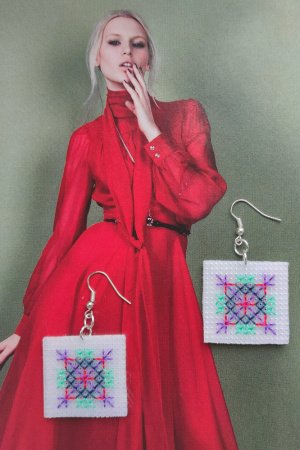 Работа Вышитые сережки №8