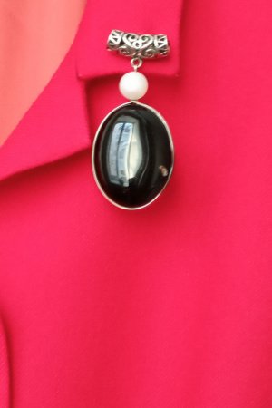 Робота Брошка - медальйон чорний агат