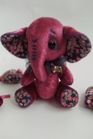 Работа Розовый слоненок