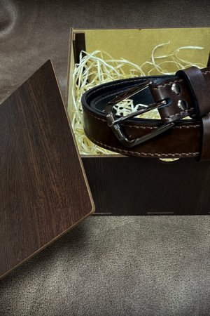 Робота Чоловічий ремень із шкіри рослинного дублення