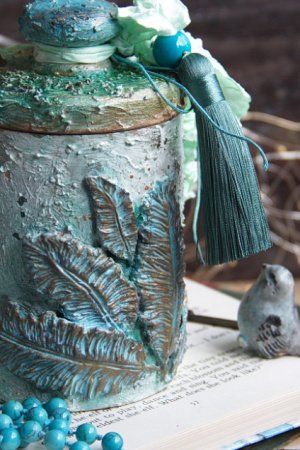 Работа Шкатулочка с перышками