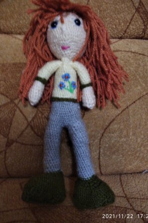 Робота Лялька Аліса в'язана гачком