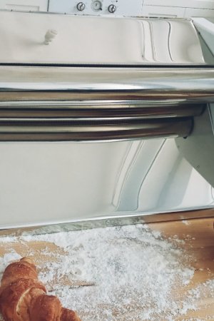 Робота Тестораскатка Електрічна на 250 ват, ручна робота