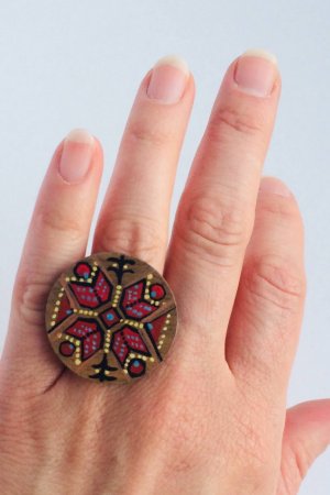 Робота Кільце дерев'яне в українському стилі.