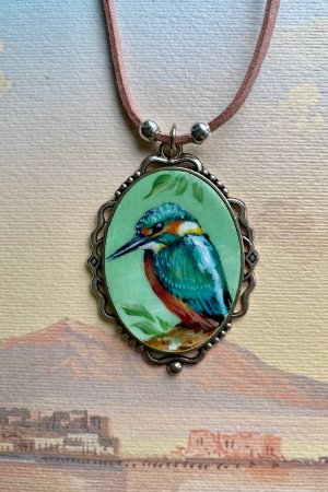 Робота Овальний кулон "Зимородок"