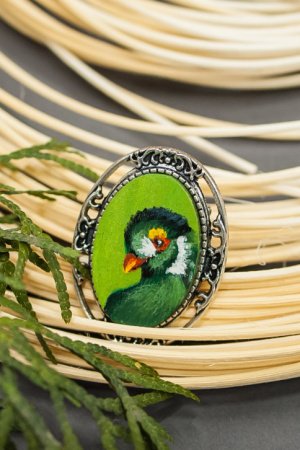 Работа Брошь овальная "Птенец"