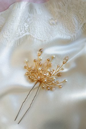 Работа Шикарная заколка украшение в прическе невесты, выпускницы