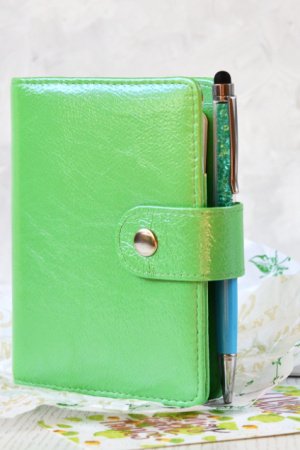 Работа Кожаный планер / блокнот, Лак-мята (Pocket)