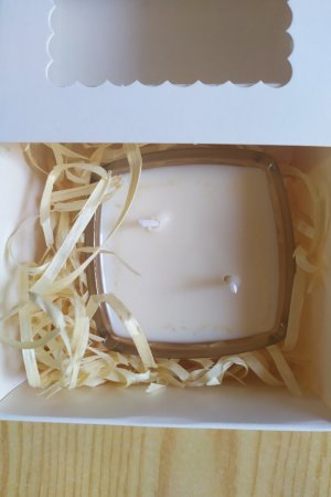 Работа "Золото, плавящееся" свеча с естественными блестками