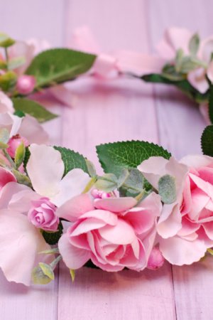 Работа Объемный розовый венок веночек с цветами 