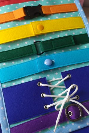 Работа Бизиборд из фетра/бизиборд из ткани