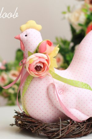 Робота Великоднева курочка  рожева в  крапочку 