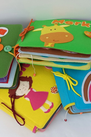 Робота Розвиваюча книга, подарунок дитині.