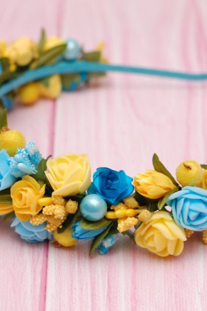 Робота Обруч український з квітами жовто-блакитний