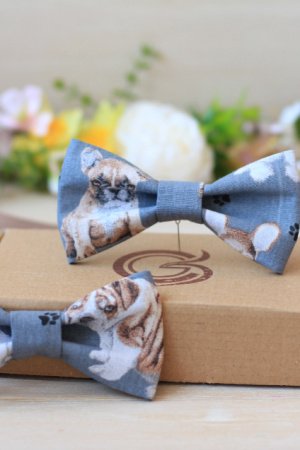 Работа Галстук-бабочка серый "Четырехлапый друг"