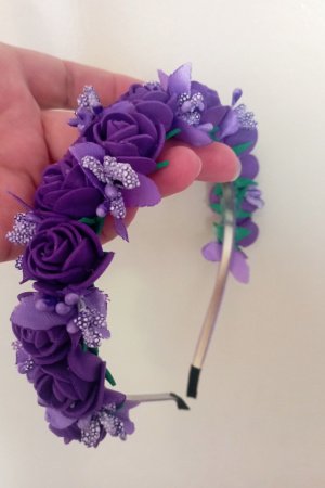 Робота Фіолетовий обідок із квітами