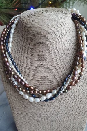 Робота Кольє "Такі різні ПЕРЛИ".