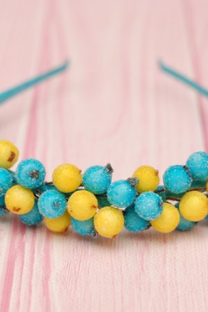 Робота Обруч з ягодами калини жовто-блакитний