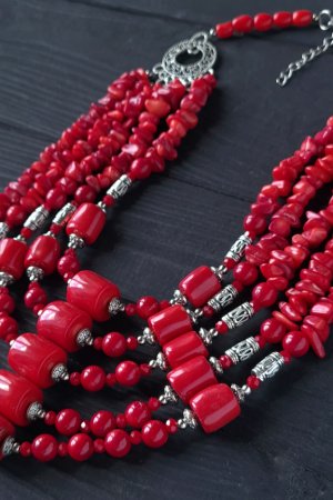 Работа Ожерелье из натуральных кораллов пятирядное