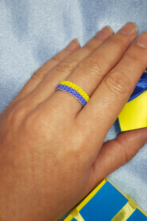 Робота Патріотична каблучка з бісеру